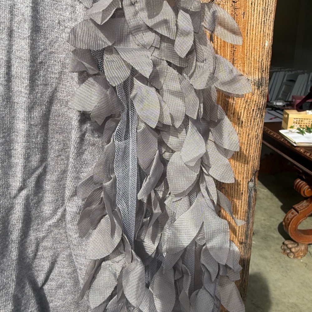 Sioni Gray Ruffled Knit Top - Picture 2 of 4